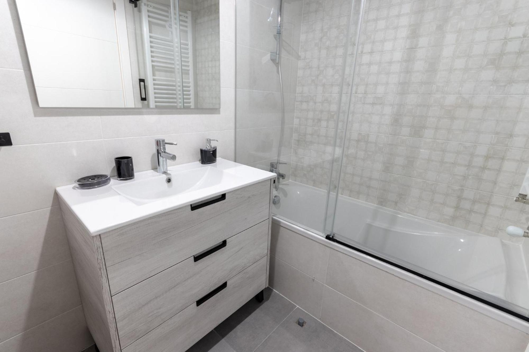 Xirimiri Apartment By People Rentals Bilbao Esterno foto